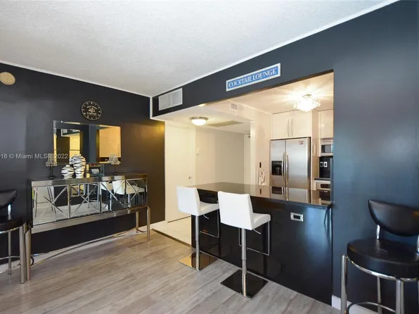 2301 Collins Ave APT 414, Miami Beach, FL 33139