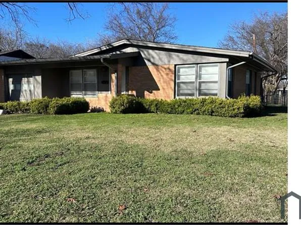 1703 W College St, Sherman, TX 75092