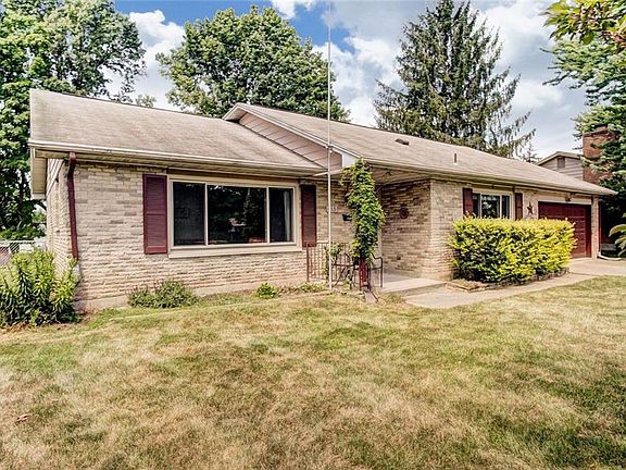 3rd image of 913 Gleneagle Dr