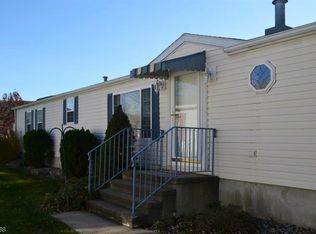 6 Clover Ln, Belvidere, NJ 07823