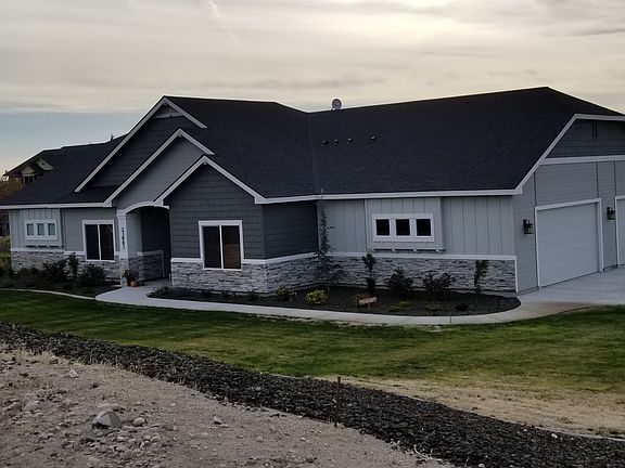 2nd image of 8082 Stella Ct