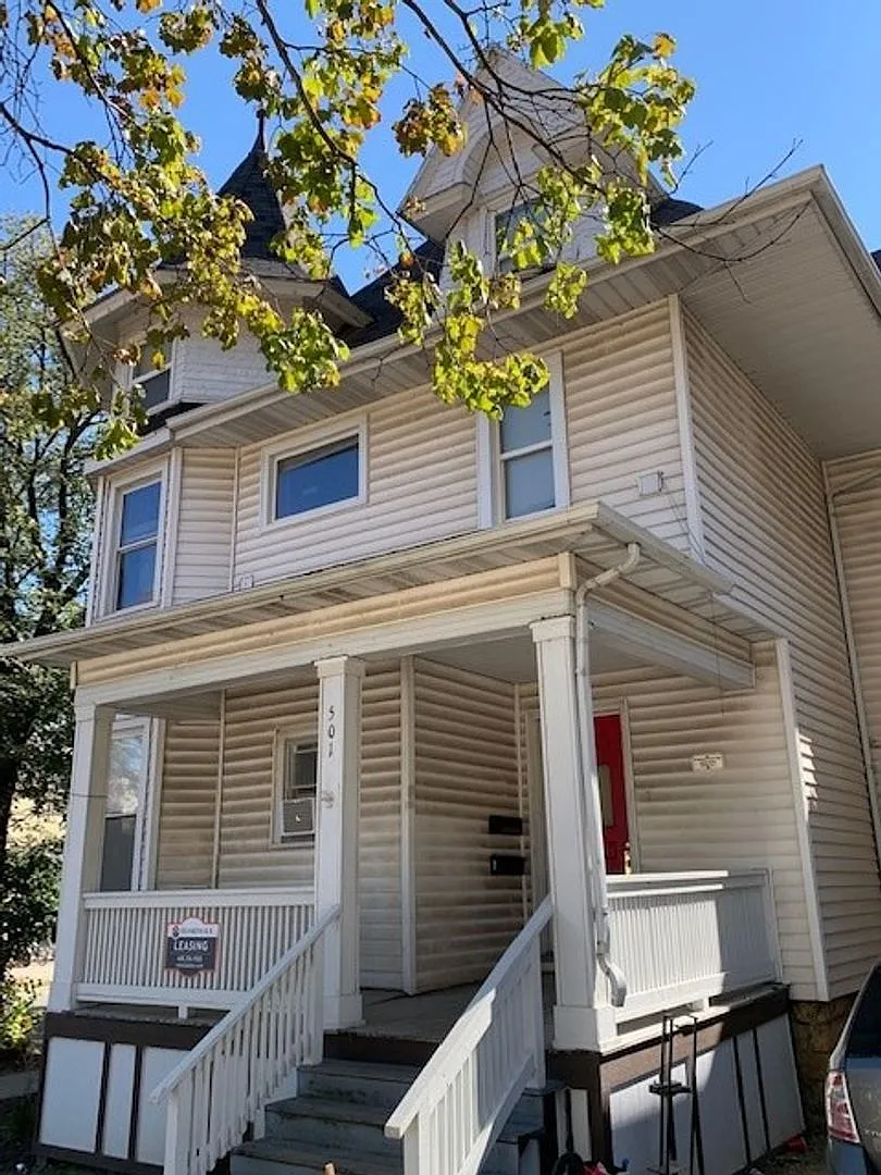 Bassett & Wash, LLC - 501 W Washington Ave — Photo 1