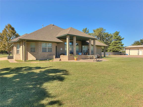 4th image of 720 Bowman Ave