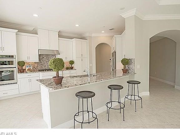 5th image of 2733 Tiburon Blvd E APT 201
