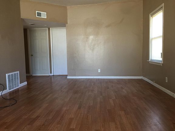 5th image of 7330 Lynn Ave