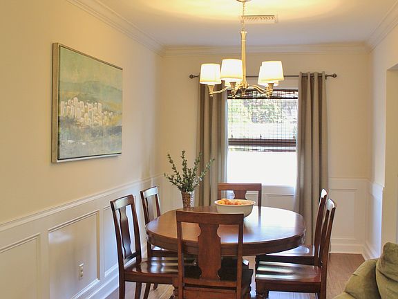 4th image of 10251 Sandy Hollow Ln