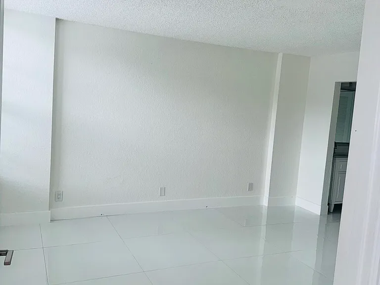 9 Royal Palm Way #102 — Photo 11