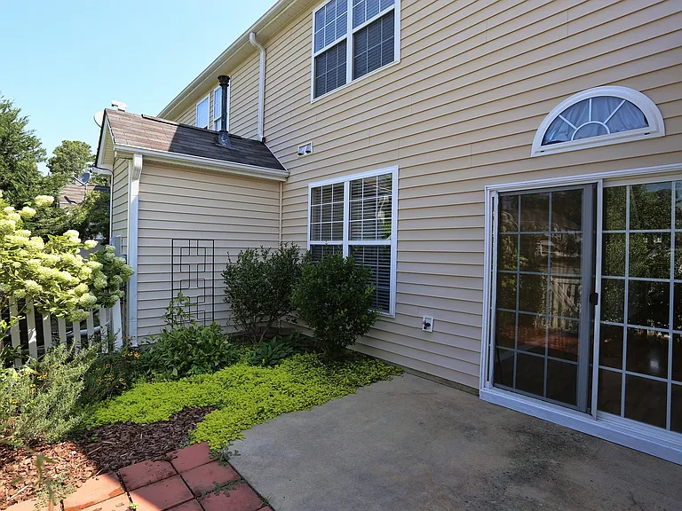 915 Cinnamon Dr — Photo 27