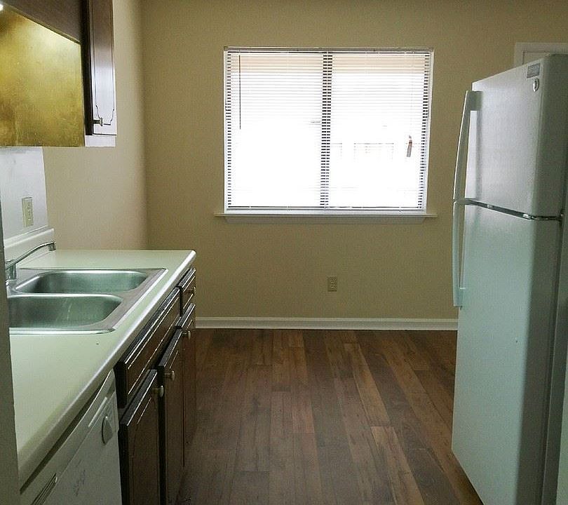 1st image of 4422 Torrance Dr NW APT 3