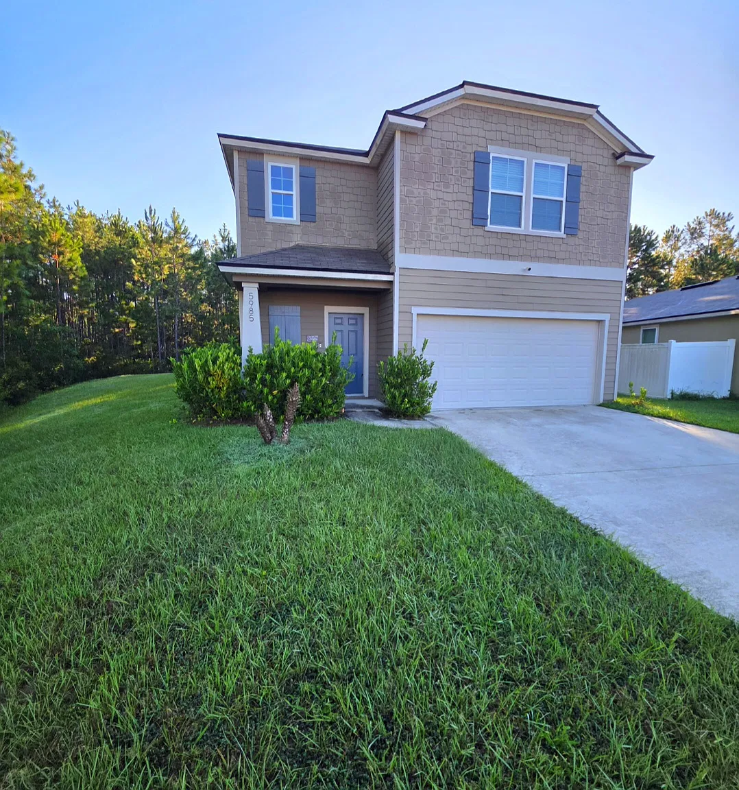 4 bed, 2.5 bath, 2206 sqft, $2,350 — Photo 4