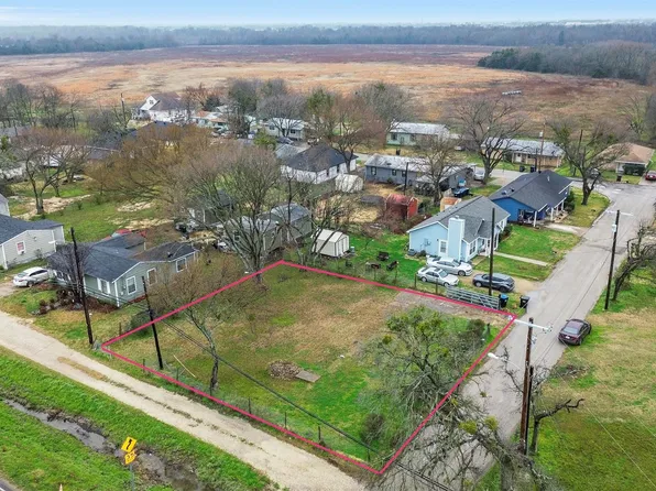 2113 Brick Aly, Caddo Mills, TX 75135