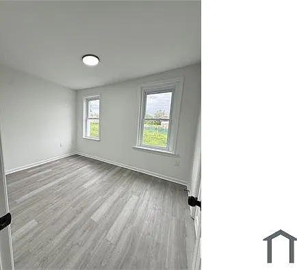 212 W 5th St — Photo 6