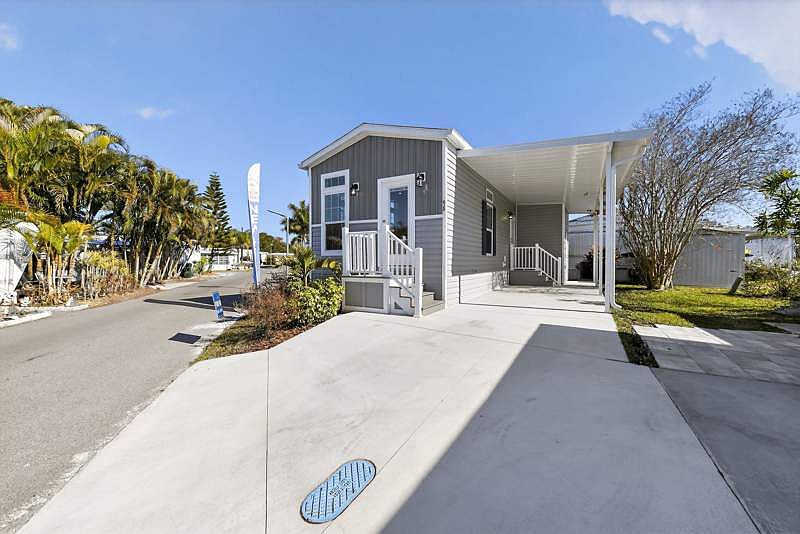 1st image of 3223 N Lockwood Ridge Rd #98