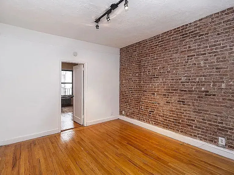 1515 Lexington Ave #2B — Photo 1