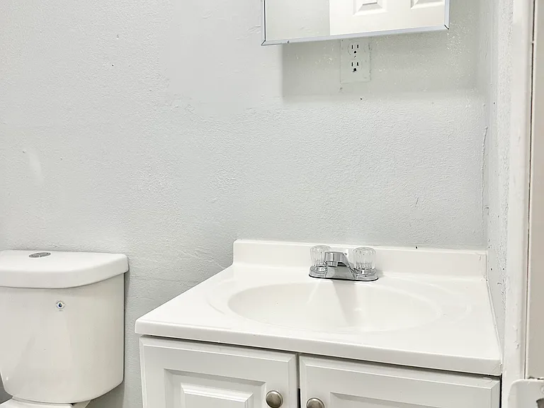 380 Patterson St #7 — Photo 3