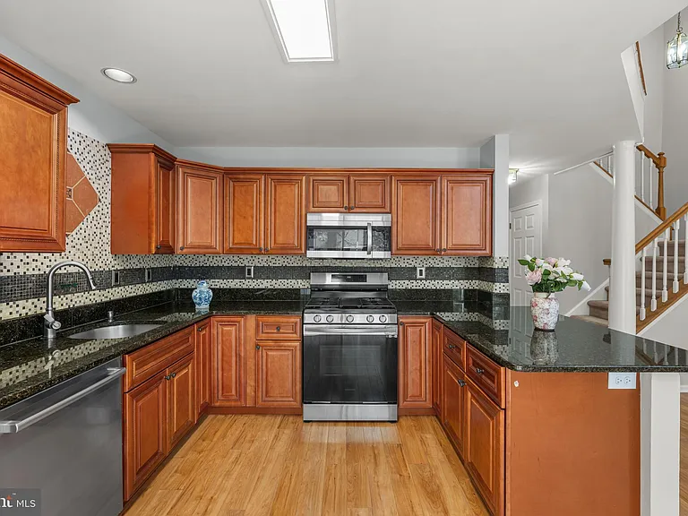 16 Lee Ct — Photo 9