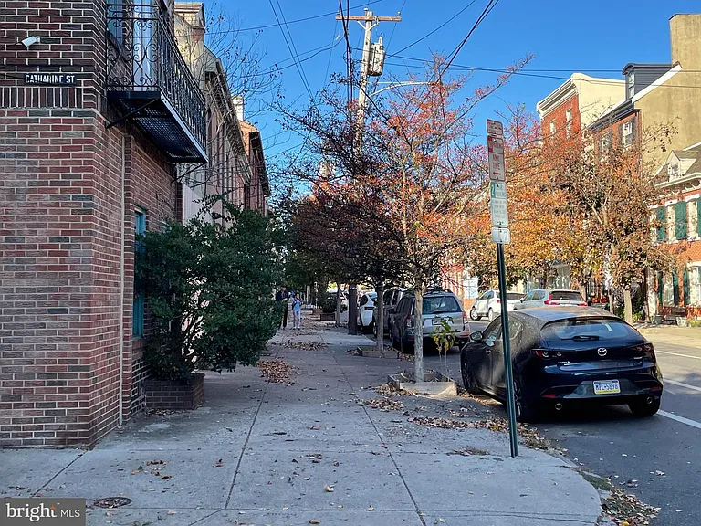 792 S Front St #B — Photo 16