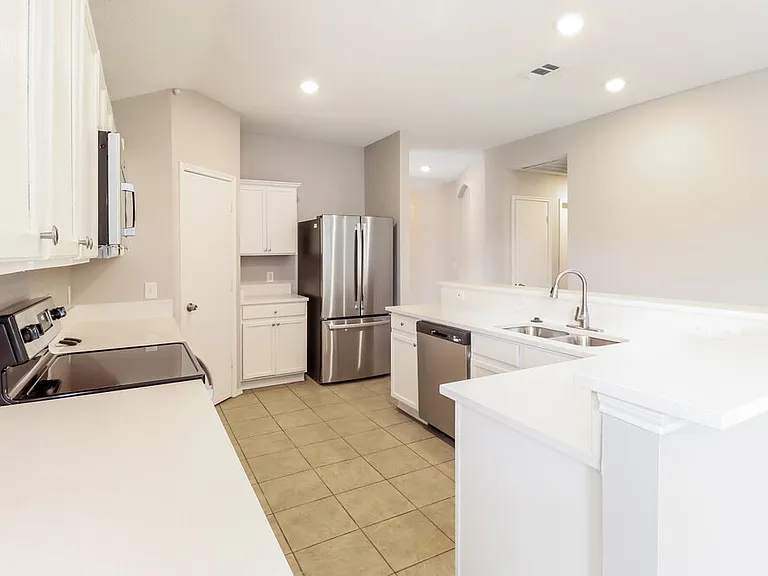 4000 Tuscany Ct — Photo 8