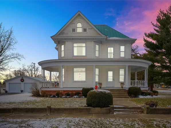 211 N Graham Ave, Brocton, IL 61917