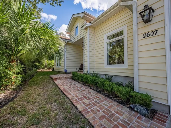 2607 Encina Cir, Rockport, TX 78382