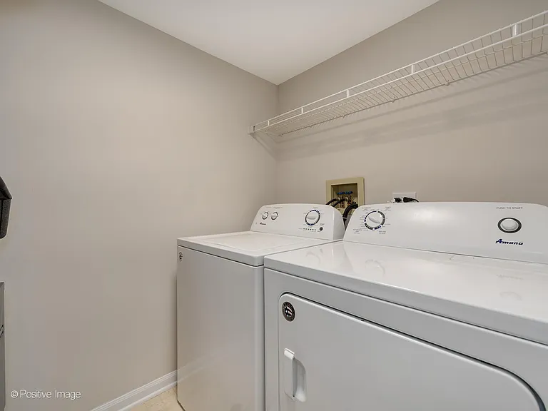 1056 Woodhill Ct — Photo 17