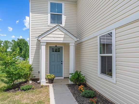 2nd image of 27 Havenhill Pl