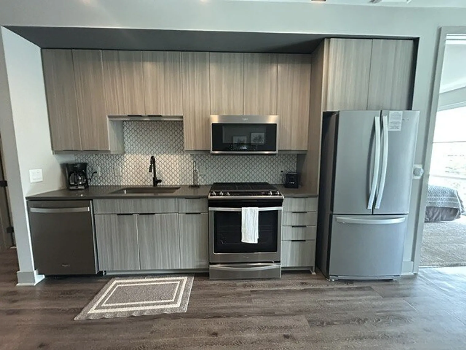 1 bed, 1.0 bath, $4,200 — Photo 4