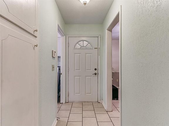 5th image of 937 NW 19th St