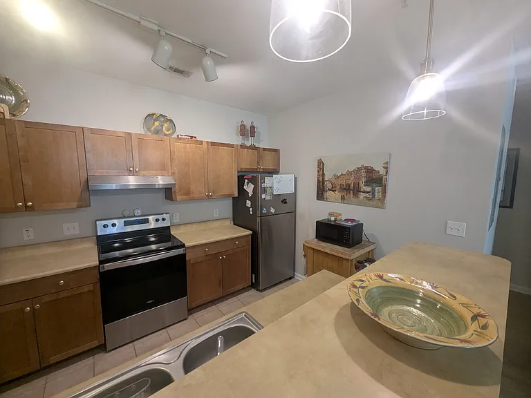 400 Bucksley Ln #104 — Photo 7