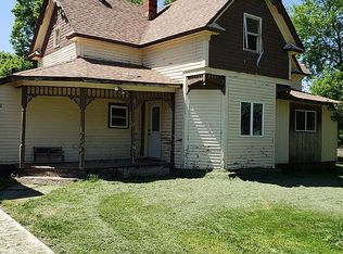 102 S Pine St, Henry, SD 57243