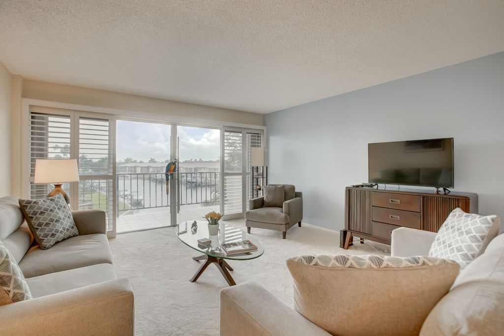 801 S Federal Highway #308, photo 4