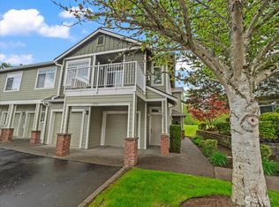 582 241st Ln SE #G2, Sammamish, WA