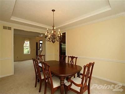 <font color=red>Oversized dining room, offering tray ceiling, chair rail and large window. Plenty of