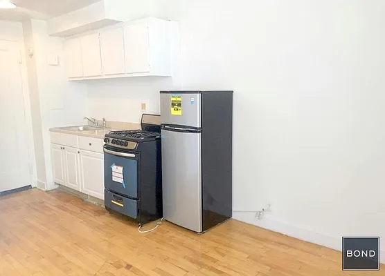 Rented by Bond New York | media 4