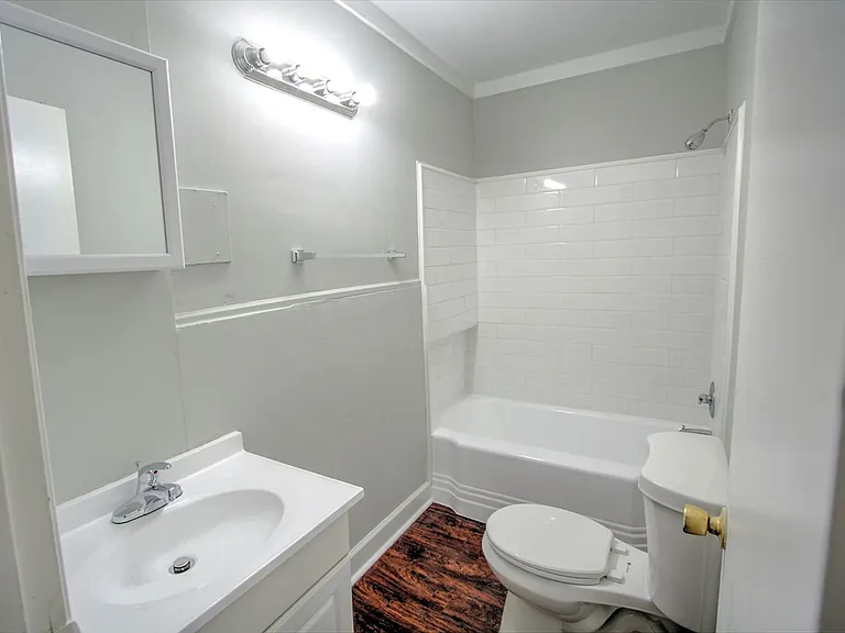 1011 E Ellerbee St #A — Photo 8