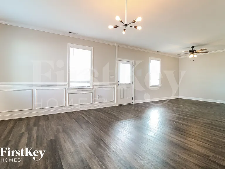 377 Ashley Woods Ct — Photo 4