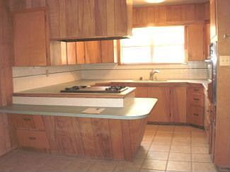 3rd image of 141 S Barton Ln