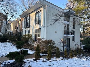 1682 Wainwright Dr, Reston, VA 20190