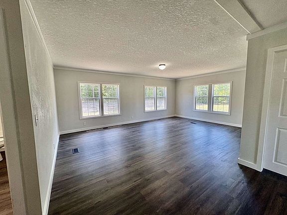 3rd image of 1660 Nathan Dr.