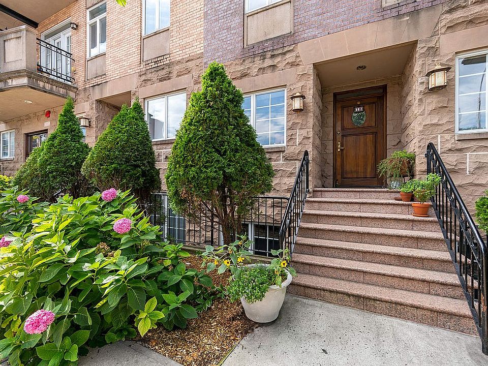1st image of 306 2nd St APT 1B