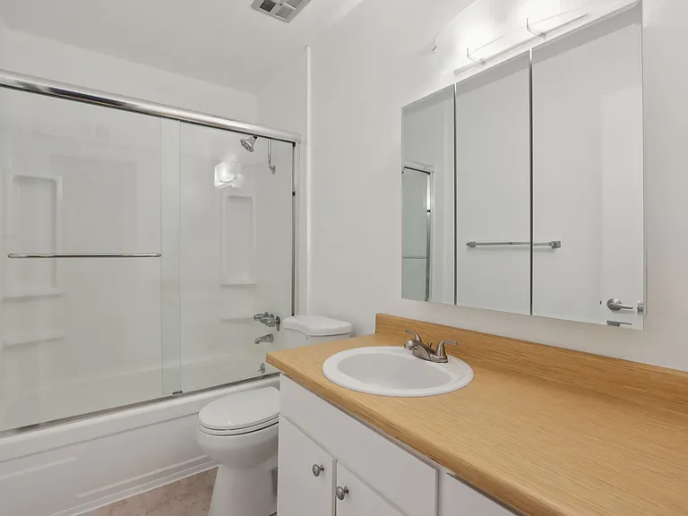 Solano Apartments — Photo 56