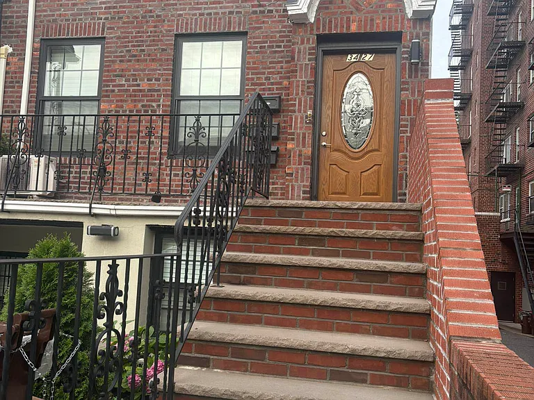 34-27 Crescent St #2 — Photo 38