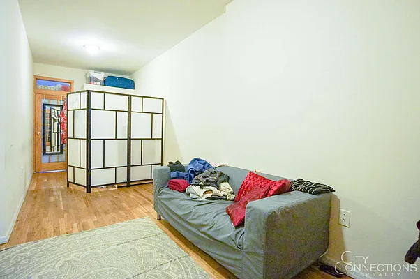 Rented by City Connections Realty | media 29