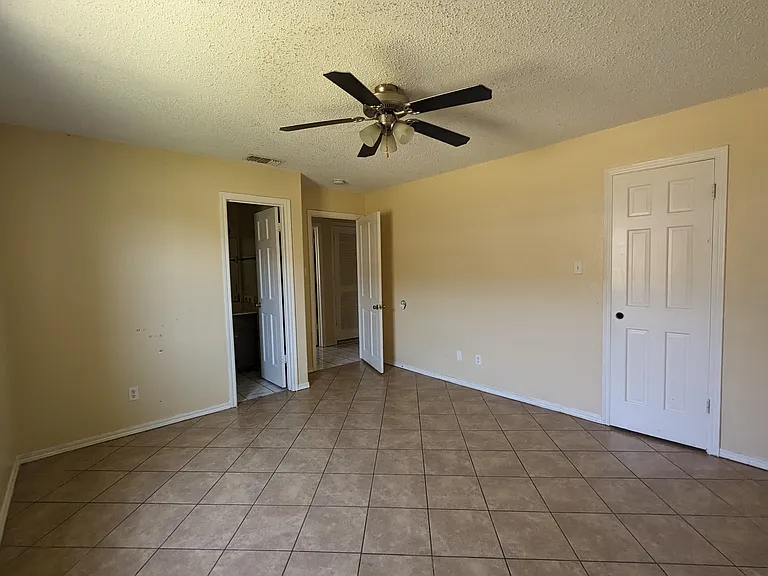 2210 W Elisa Ln — Photo 138
