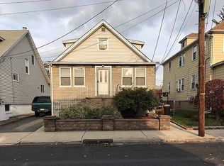 431 9th St, Fairview, NJ 07022