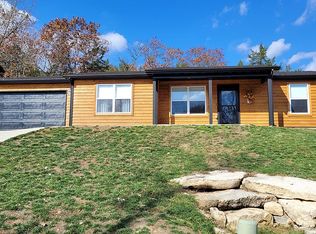 260 Pinewoods Village Dr, Hollister, MO 65672