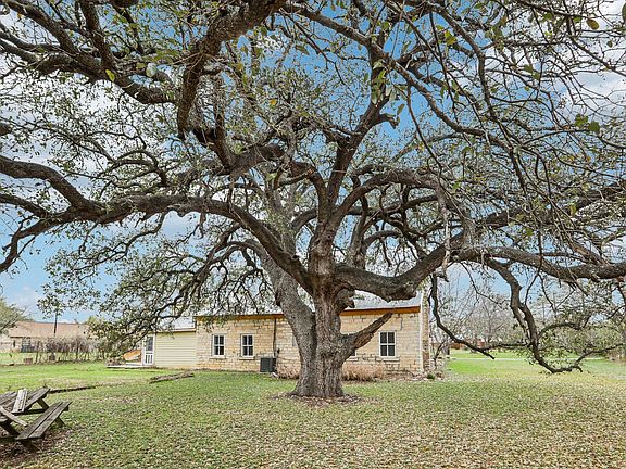 3rd image of 1801 Candee St