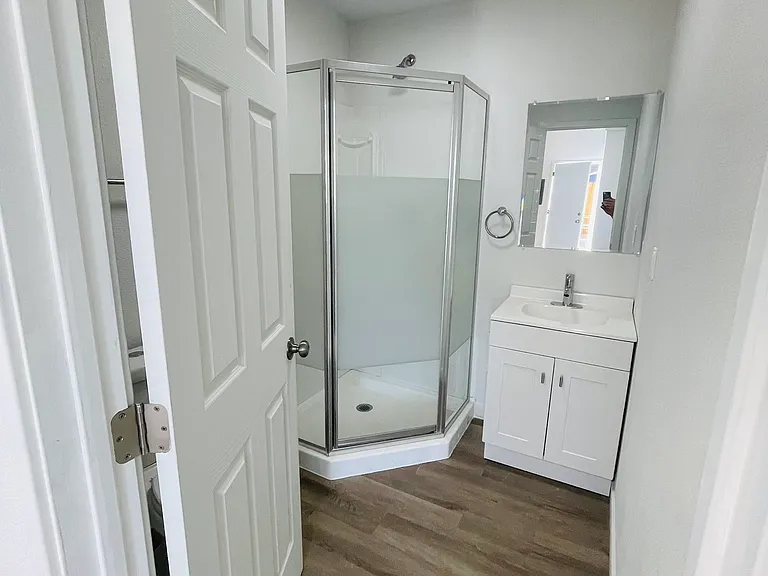 715 Winston Dr #C — Photo 4
