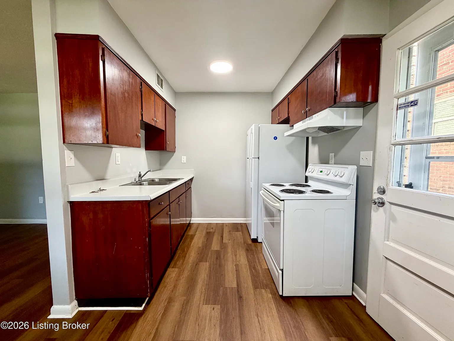 2 bed, 1.0 bath, 750 sqft, $825 — Photo 3