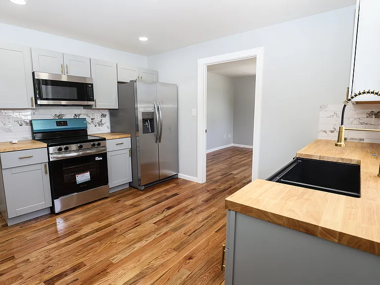 562 Peacock St #1 — Photo 13